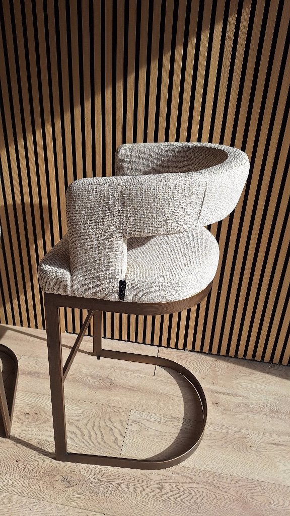 Richmond Interiors Counterstoel Ellis - Biscotti  *SALE*, Huis en Inrichting, Ophalen, Richmond Interiors, Met voetsteun, 60 tot 90 cm