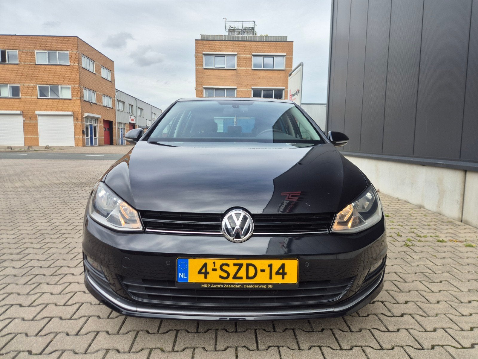 Foto 10 van Volkswagen Golf 1.2 TSI 77KW 5D DSG 2014 Zwart