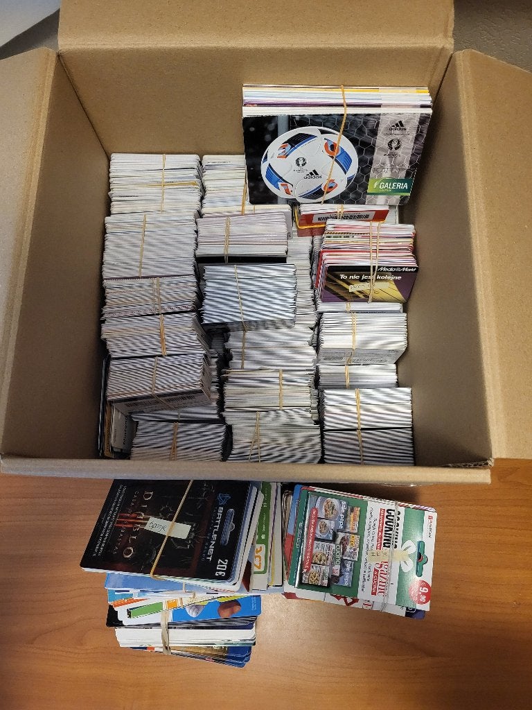Grote verzameling cadeaukaarten Nederland en buitenland, Ophalen