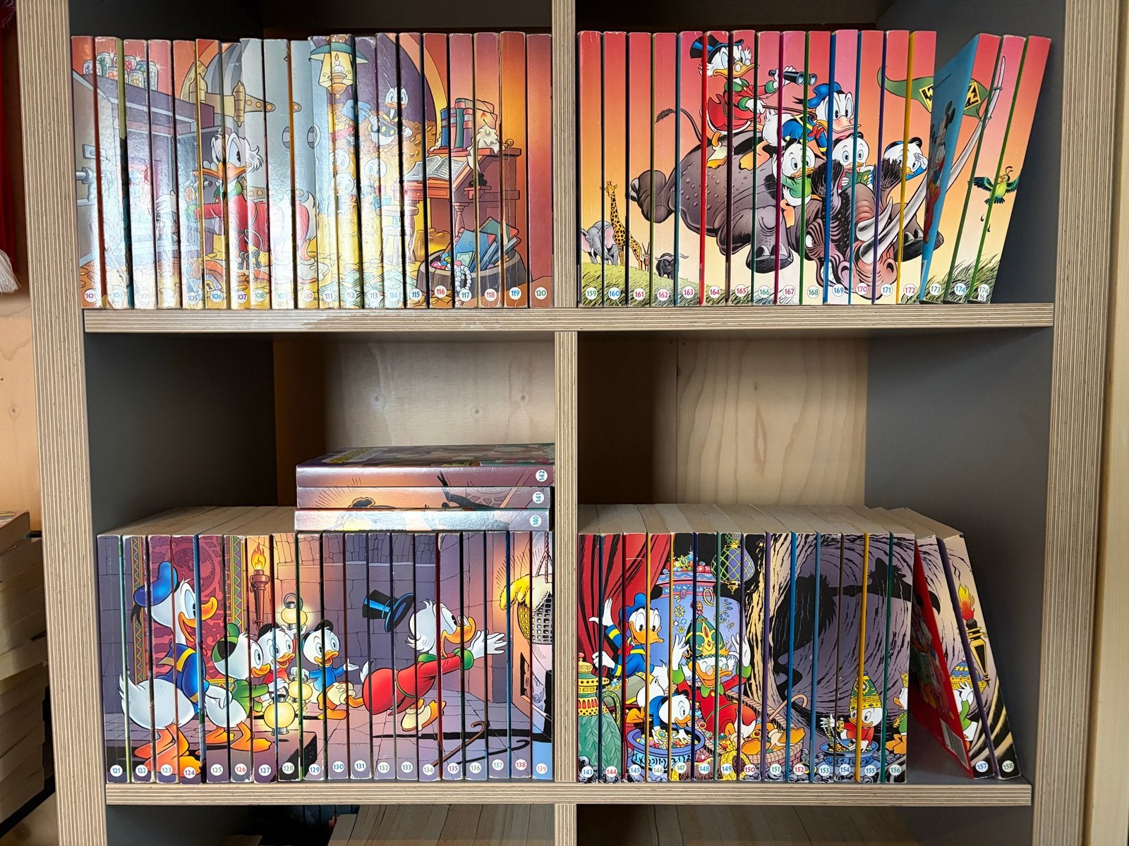 Grote collectie Donald Duck: 75 dubbel en 212 enkele pockets, Meerdere stripboeken, Ophalen, Gelezen