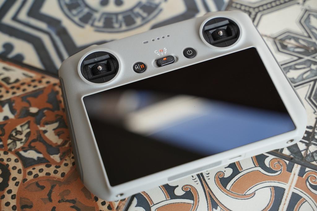 DJI RC-RM330 Smart Controller, Ophalen of Verzenden, Zo goed als nieuw