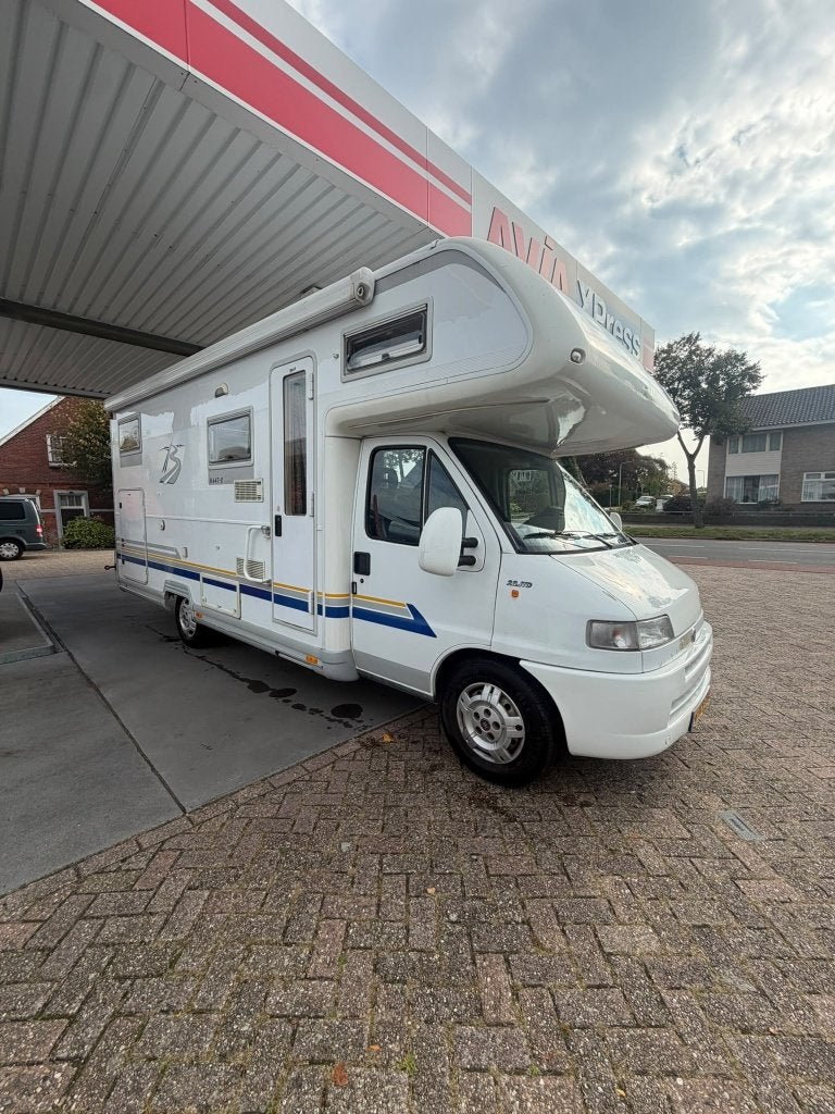 Burstner Camper 2.8 | 2x Airco | 6 Slaapplaatsen | XL Garage, Caravans en Kamperen, Ringverwarming, Reservewiel, Fiat, Raamblindering