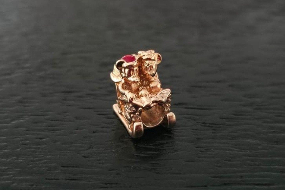 Pandora rosegoud Disney bedel Minnie en Mickey mouse, Pandora, Ophalen of Verzenden, Zo goed als nieuw, 1 bedel