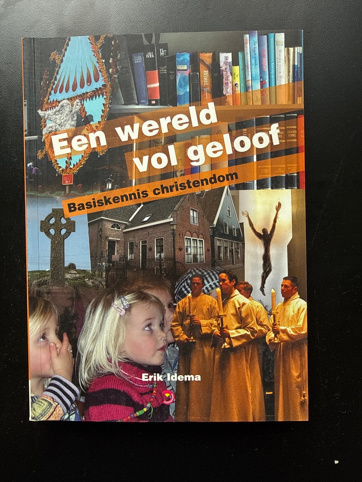 E. Idema - Een wereld vol geloof, Christendom | Katholiek, Ophalen of Verzenden, Zo goed als nieuw, E. Idema