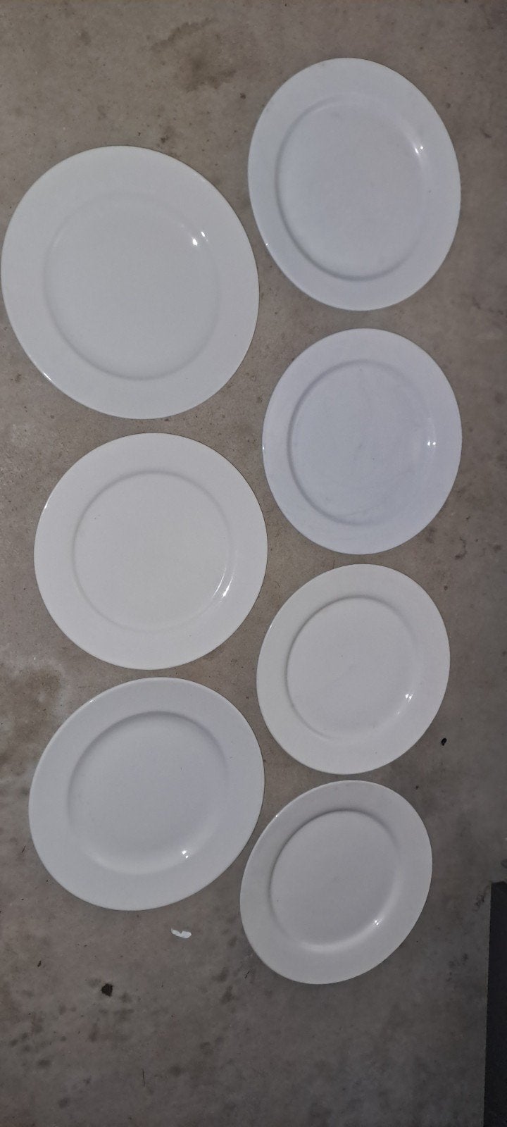 7 (zeven) Aardewerk pizzaborden 2 witte 5 gebroken wit, Huis en Inrichting, Keuken | Servies, Ophalen of Verzenden, Zo goed als nieuw