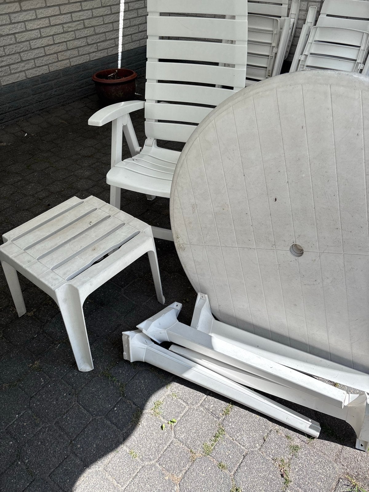 Witte kunststof tuinset met tafel en stoelen, Kunststof, Gebruikt, Eettafel, Tuinset