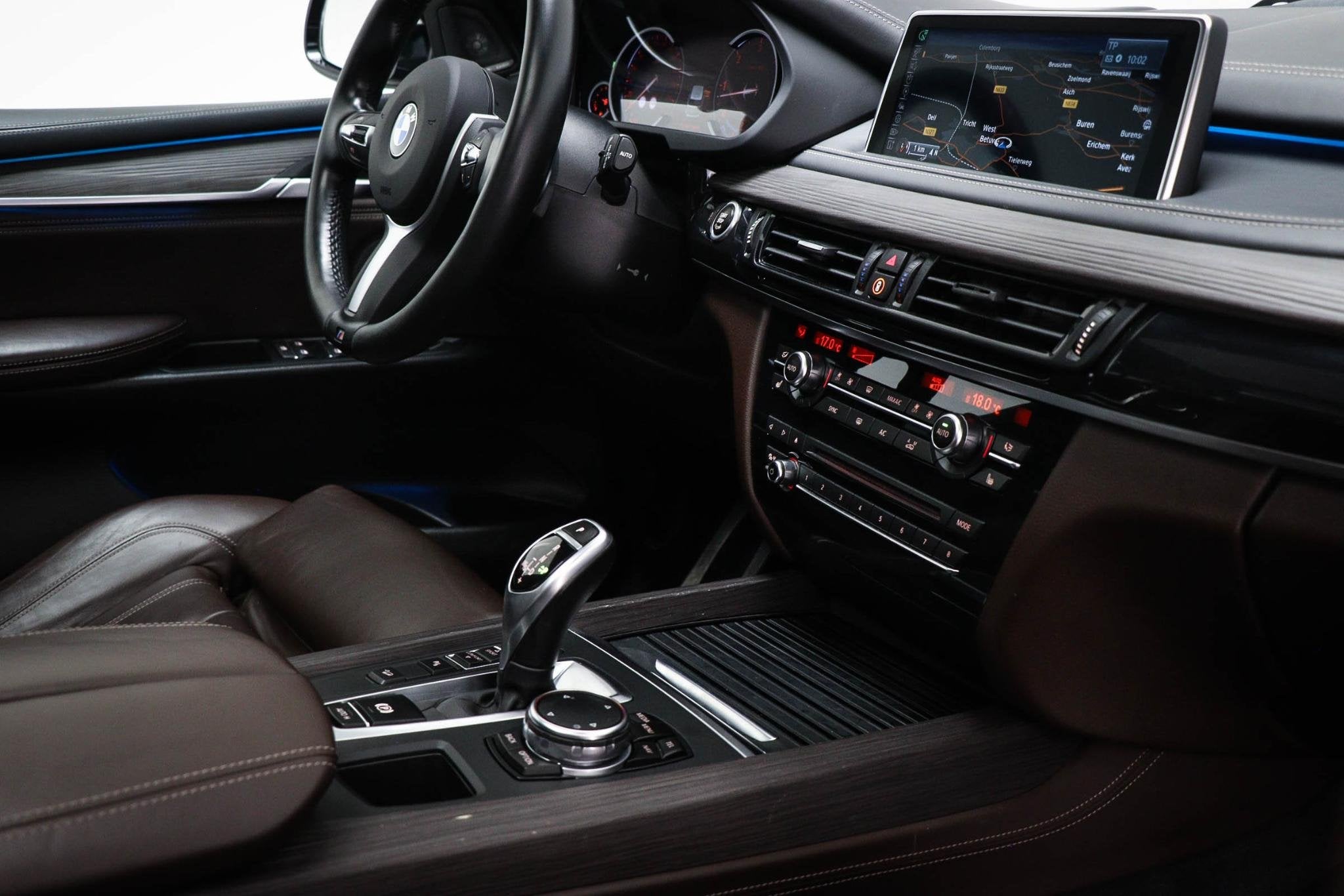BMW X5 xDrive30d High Executive | PANORAMADAK | HEAD UP | LU, Automaat, Gebruikt, 2993 cc, Zwart