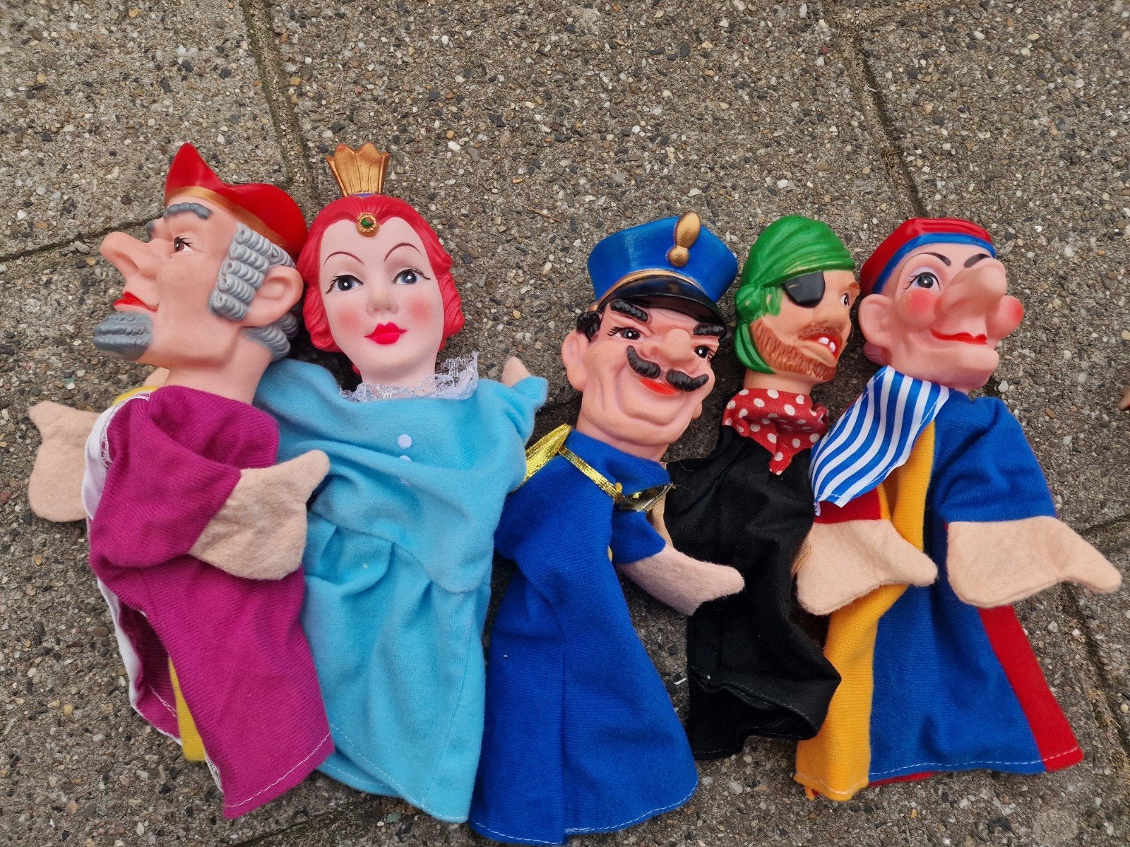 Set van 5 handpoppen: politieagent, piraat, koningin, koning, Ophalen of Verzenden, Overige typen