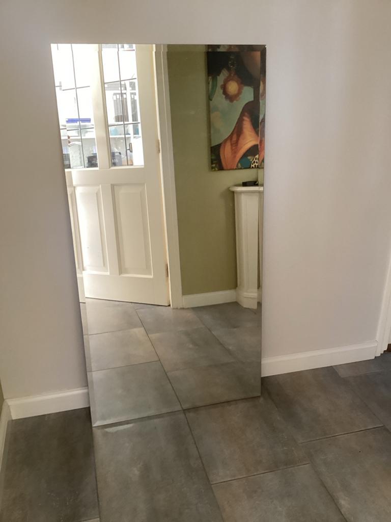 Gratis Grote spiegel voor hal of slaapkamer, Huis en Inrichting, Gebruikt, 200 cm of meer, Ophalen of Verzenden, Rechthoekig