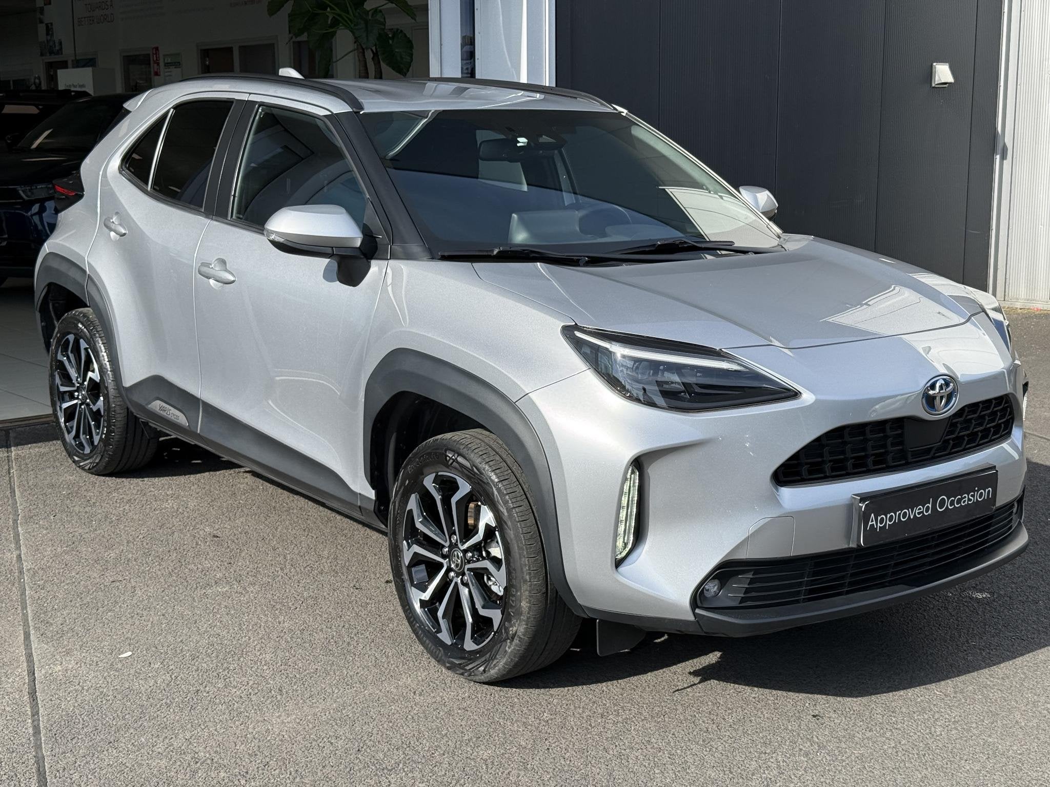 Toyota Yaris Cross 1.5 Hybrid Business Plus | Trekhaak | Ach, Stof, Gebruikt, 116 pk, 1490 cc