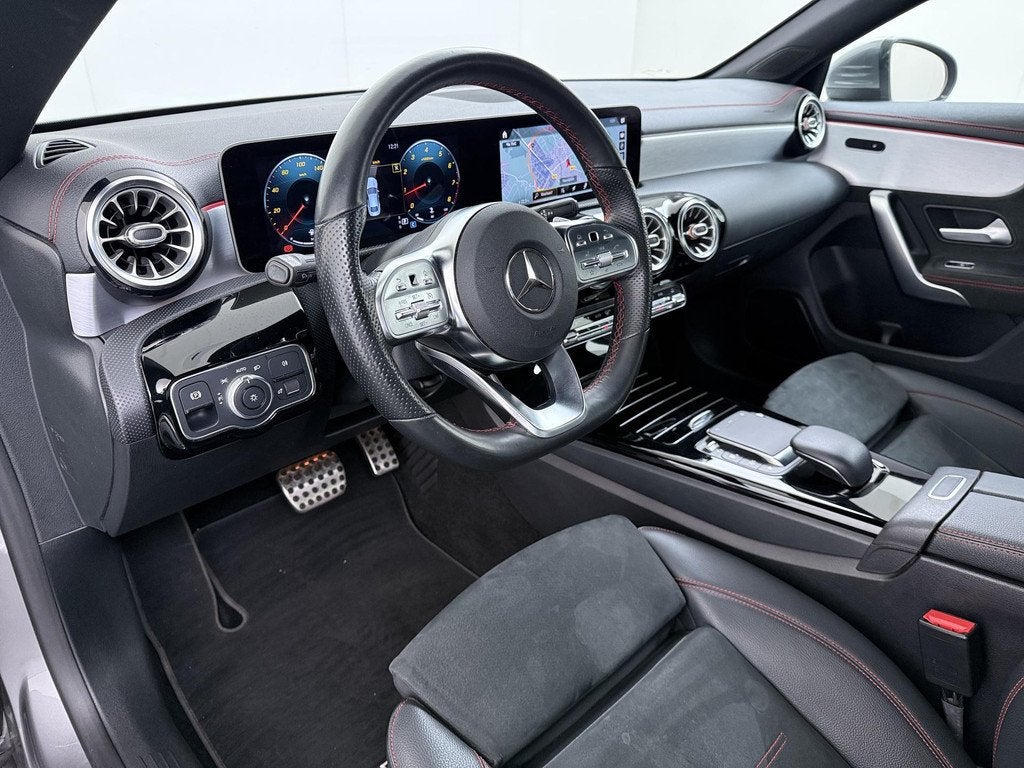 Mercedes-Benz CLA-klasse 180 AMG Business Solution | Sfeerve, Auto's, CLA, Gebruikt, 4 cilinders, Leder en Stof