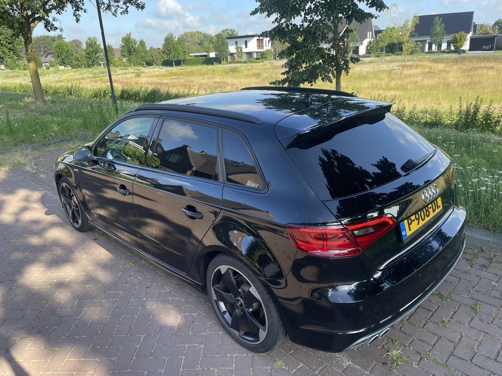 Audi A3 1.4 Tfsi 110KW Sportback 2016 Zwart S-Line, Auto's, Voorwielaandrijving, Dealer onderhouden, Verwarmde buitenspiegels
