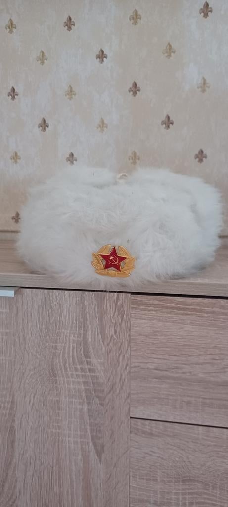 Witte bontmuts met Sovjet-ster, Ophalen of Verzenden