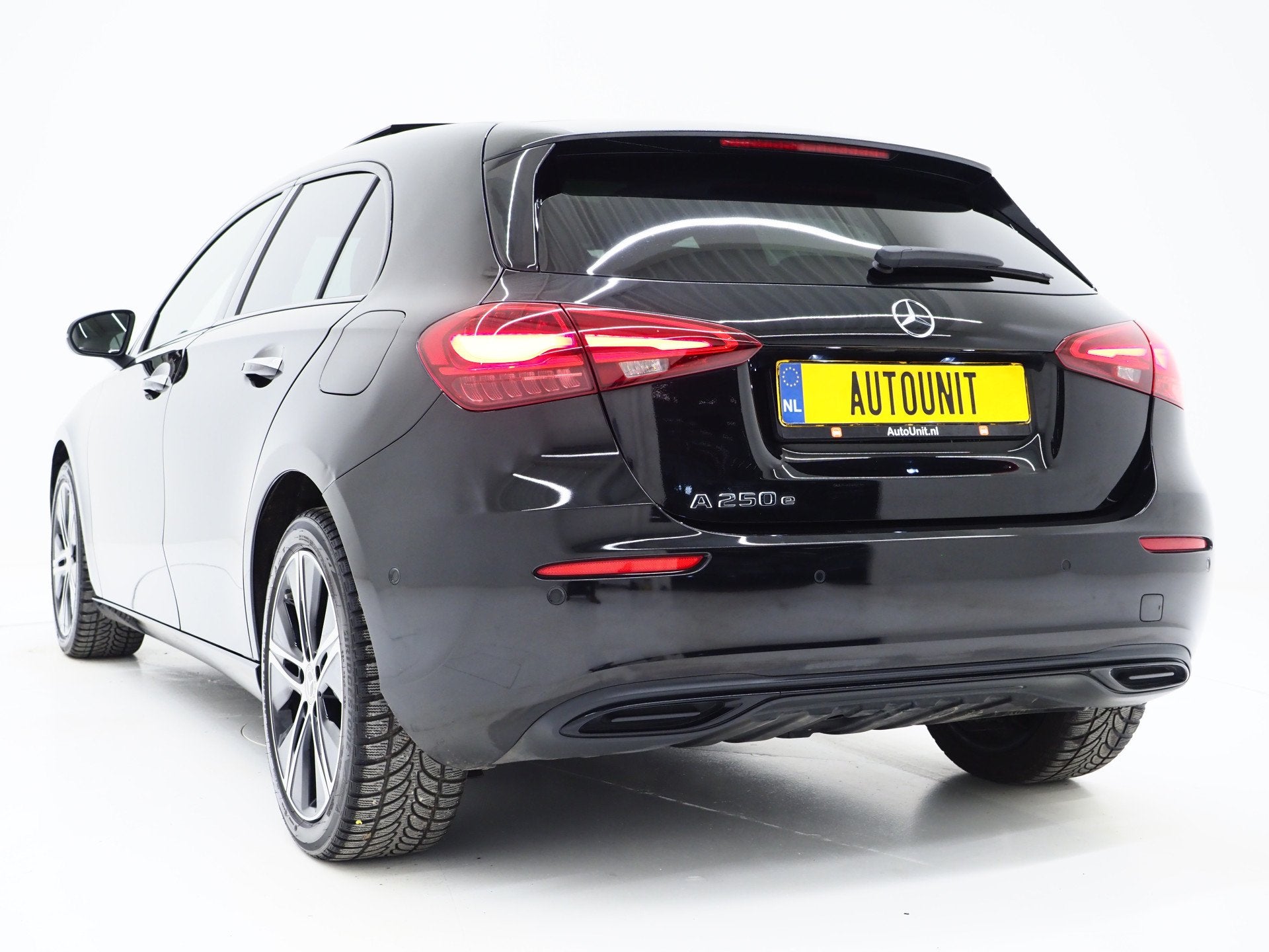 Mercedes-Benz A-Klasse 250 e Luxury Line | Panoramadak | Sfe, Gebruikt, Zwart, 4 cilinders, Automatische klimaatregeling