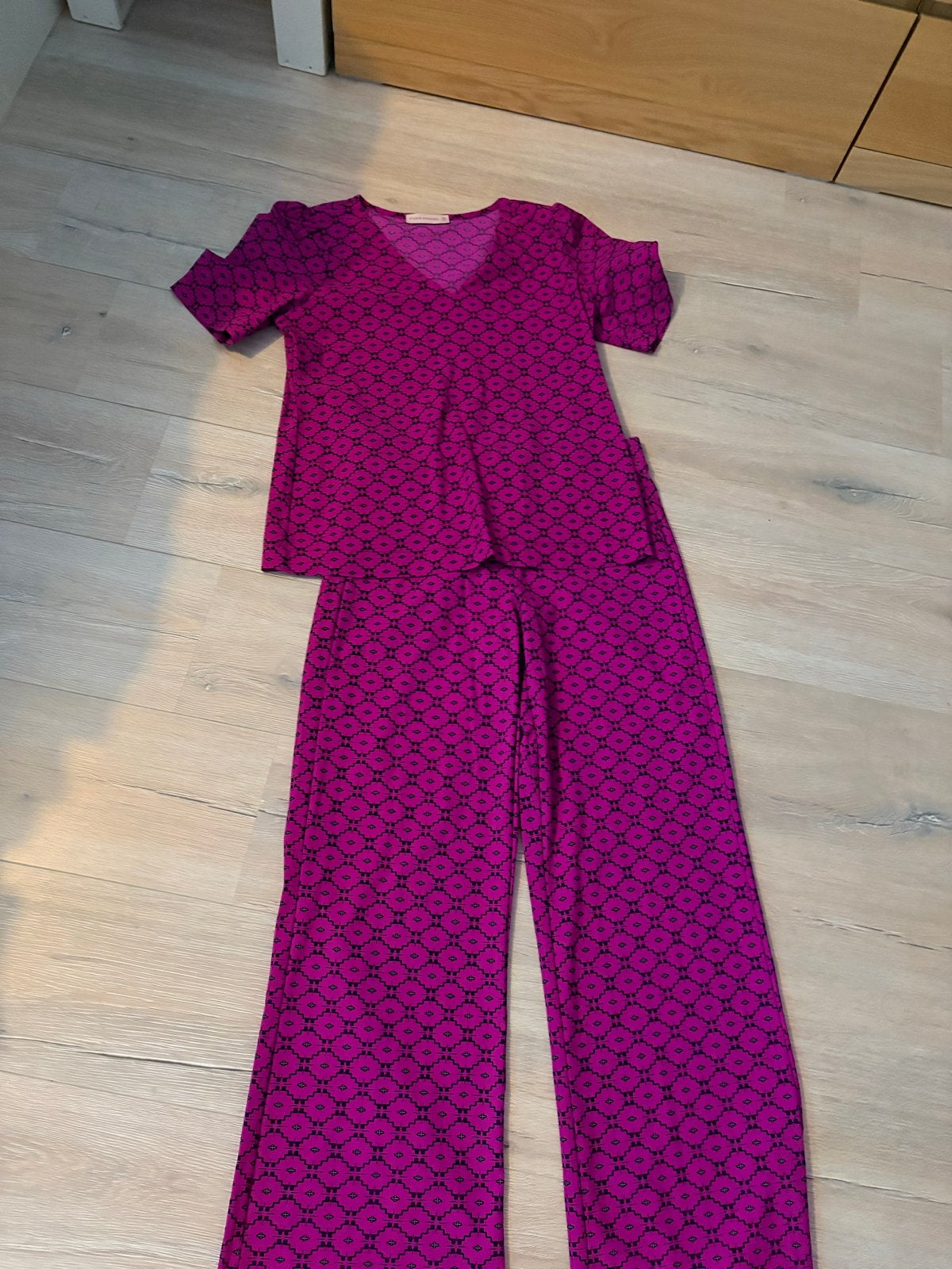 Studio Anneloes set fuchsia/zwart maat M, Maat 38/40 (M), Ophalen of Verzenden, Zo goed als nieuw, Roze
