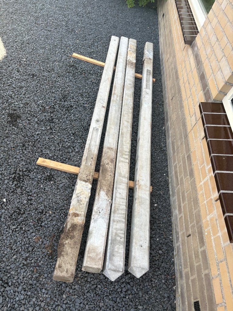 Betonpalen grijs schutting, Overige materialen, Minder dan 3 meter, Ophalen of Verzenden, Zo goed als nieuw