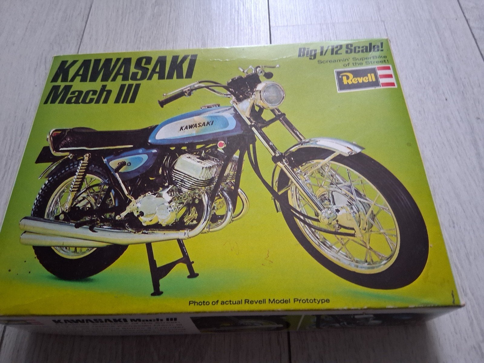 Revell Kawasaki, Hobby en Vrije tijd, Modelbouw | Auto's en Voertuigen, Gebruikt, Revell, Ophalen of Verzenden, Groter dan 1:32