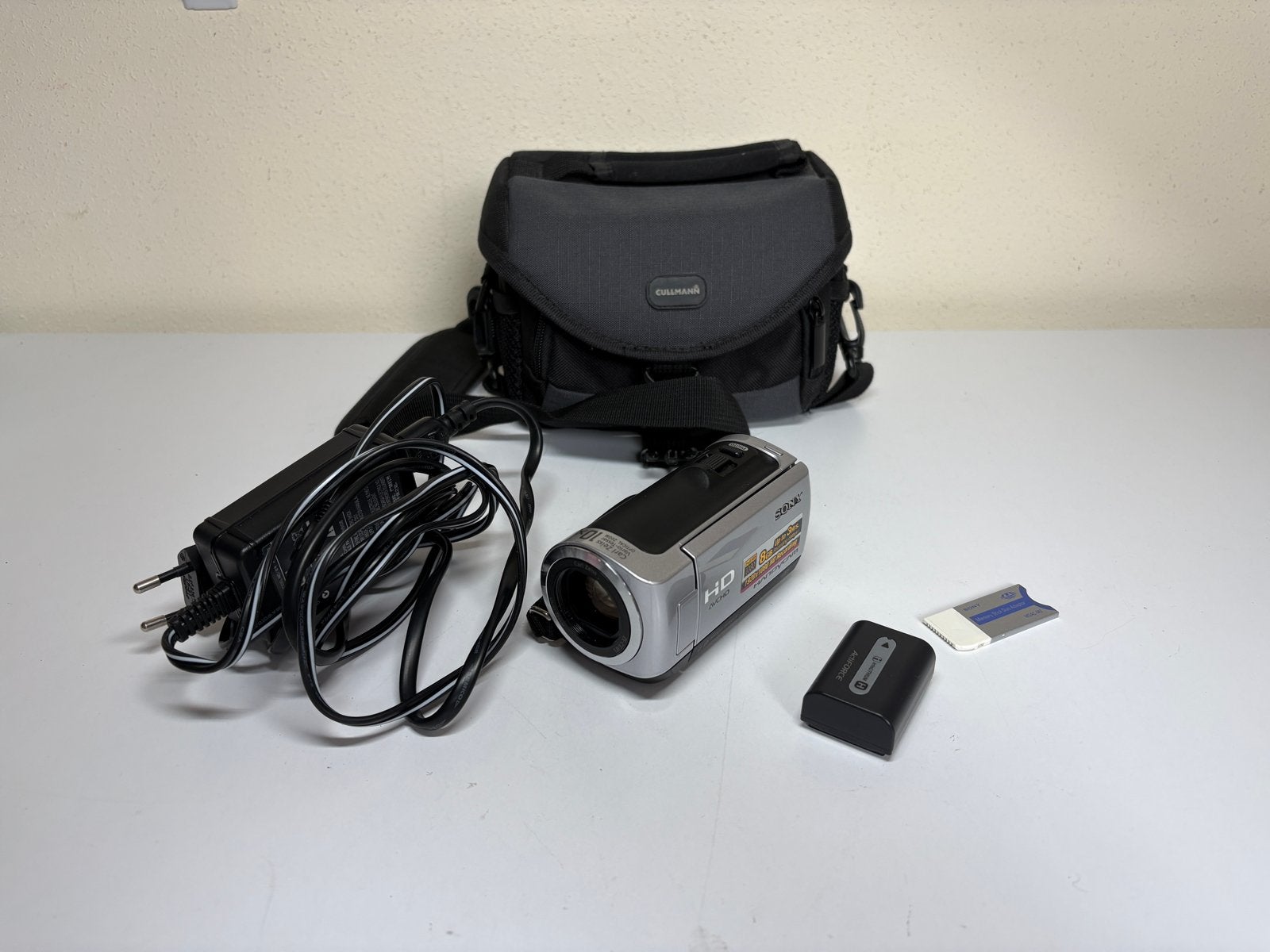 Sony HDR-CX106E HD Handycam Camcorder met 8GB Memory Stick, Full HD, Gebruikt, Overige soorten, Ophalen of Verzenden