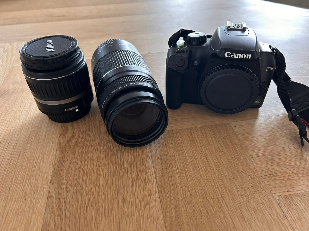Canon EOS 1000D met EF 75-300mm & EF-S 18-55mm lens, Spiegelreflex, Canon, Ophalen of Verzenden, Zo goed als nieuw