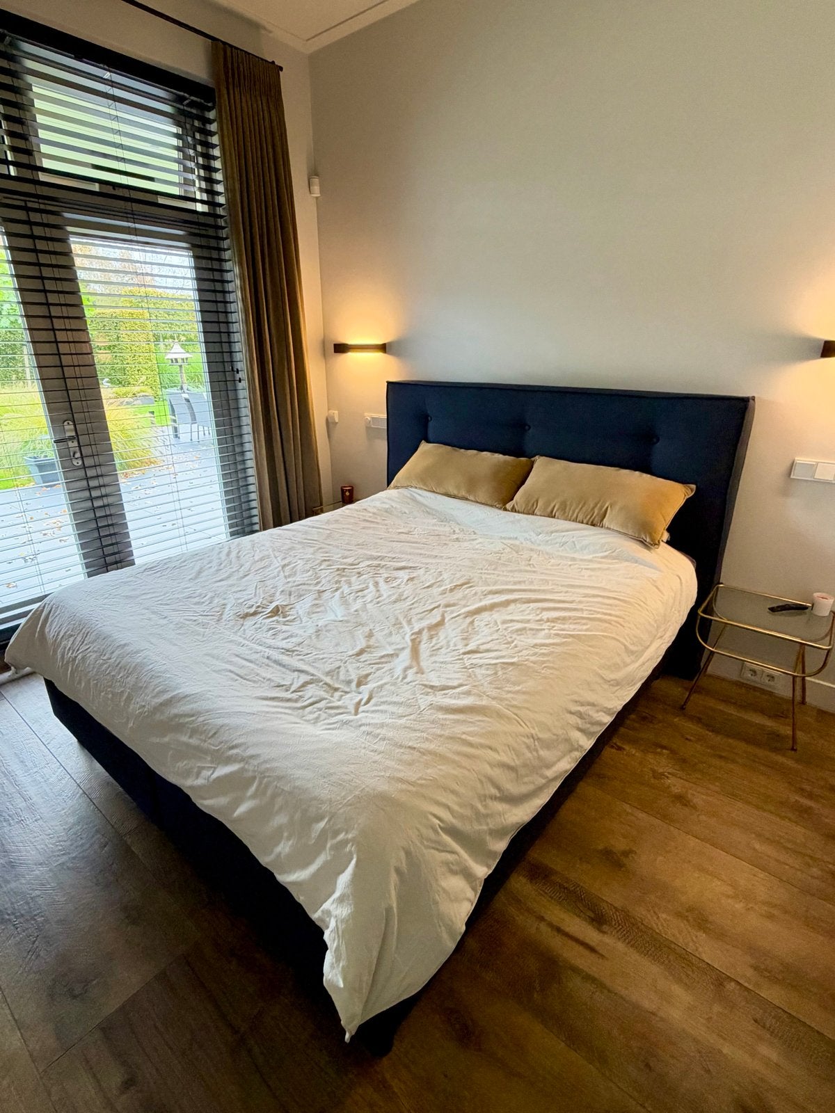 Auping Boxspring 180x210 cm met hoofdbord en matrassen, Ophalen, Gebruikt, Blauw, 210 cm