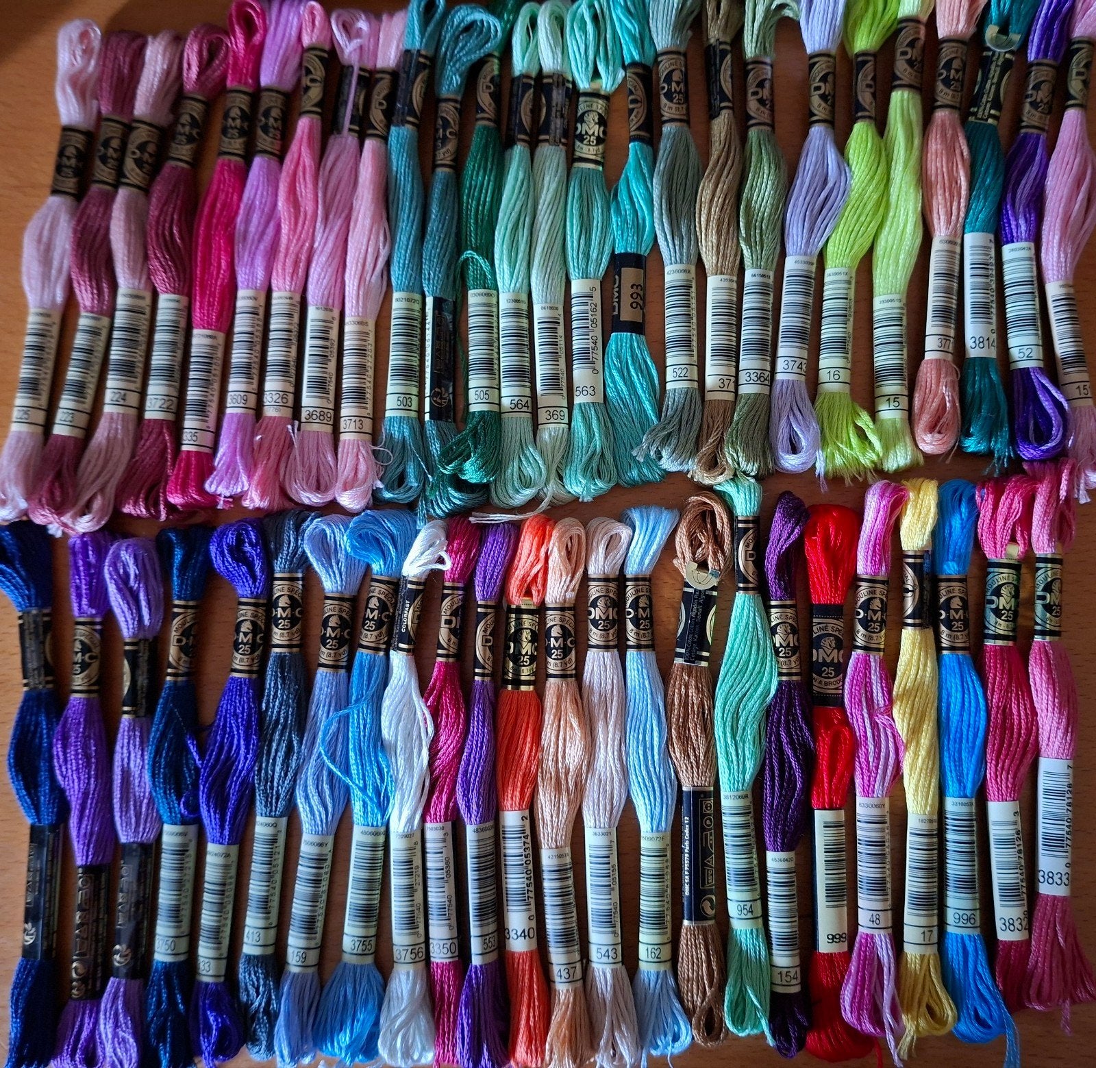 DMC borduurgaren 50 verschillende kleuren, Hobby en Vrije tijd, Nieuw, Ophalen of Verzenden, Handborduren, Borduurgaren of Zijde