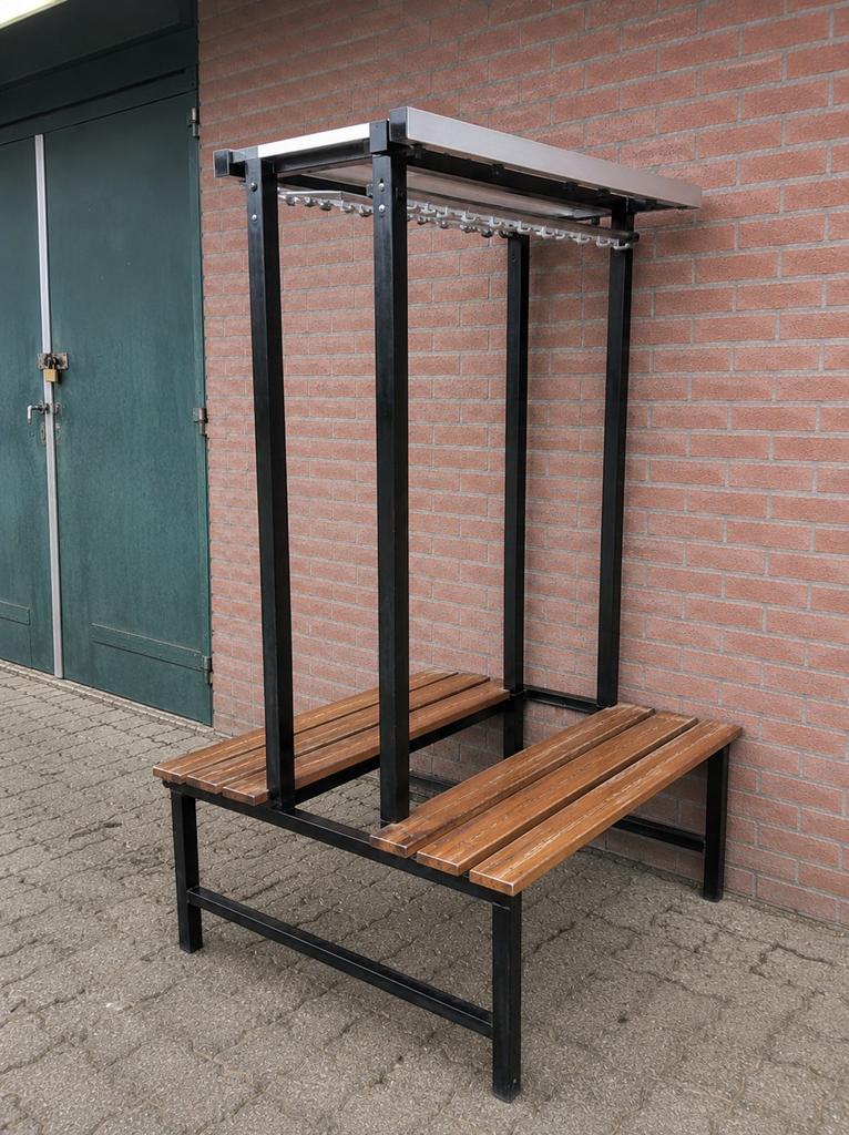 Kapstok met 20  jashaken en 2 houten zitbanken kleedruimte, Ophalen, Overige materialen, Gebruikt, Unknown