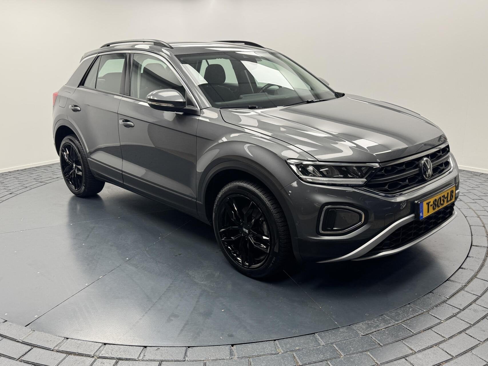 Volkswagen T-Roc 1.0 TSi Style Trekhaak-Navigatie-Adapt.Cr.c, Stof, Gebruikt, Met garantie (alle), Bedrijf