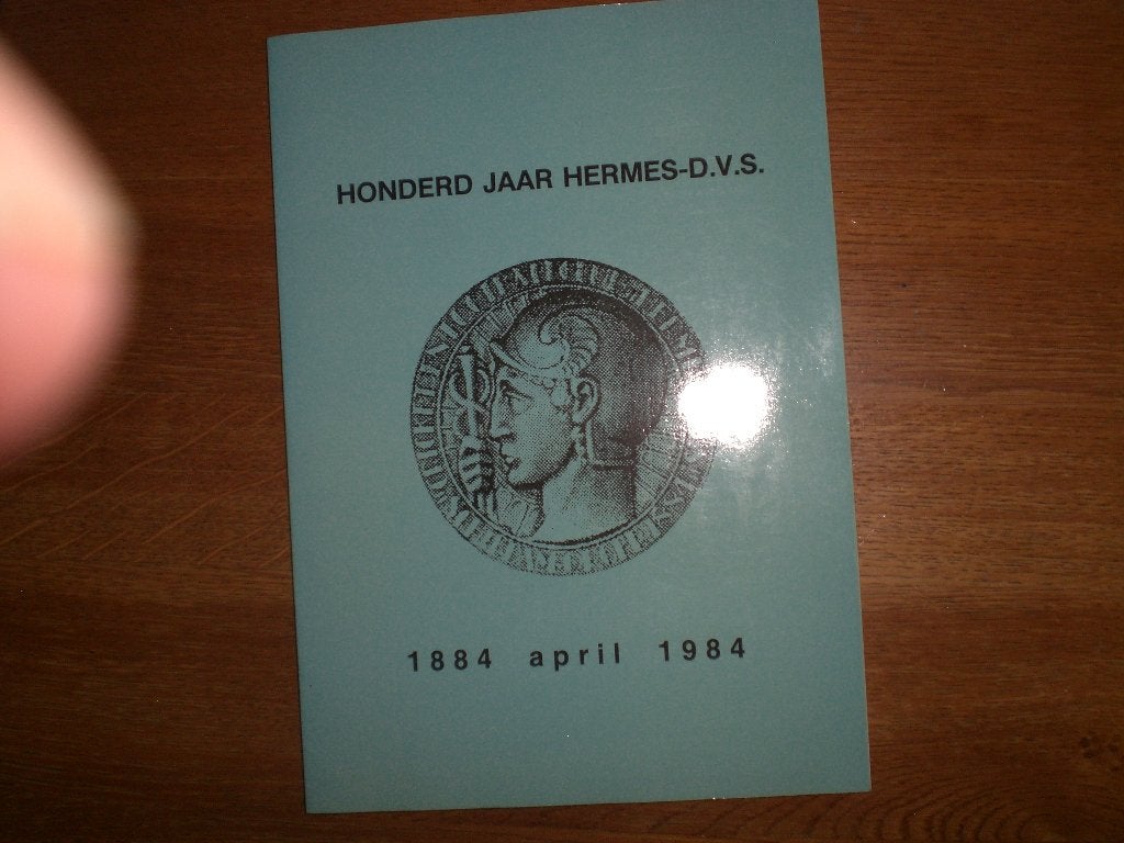 boek voetbal schiedam 100 jaar Hermes - D.V.S, Ophalen of Verzenden, Zo goed als nieuw, Watersport en Hengelsport