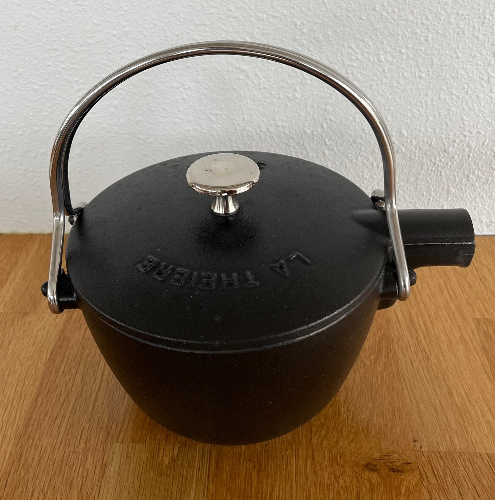 Zwarte Staub theepot / waterketel theiere, Ophalen, Gebruikt, Gietijzer, Met deksel