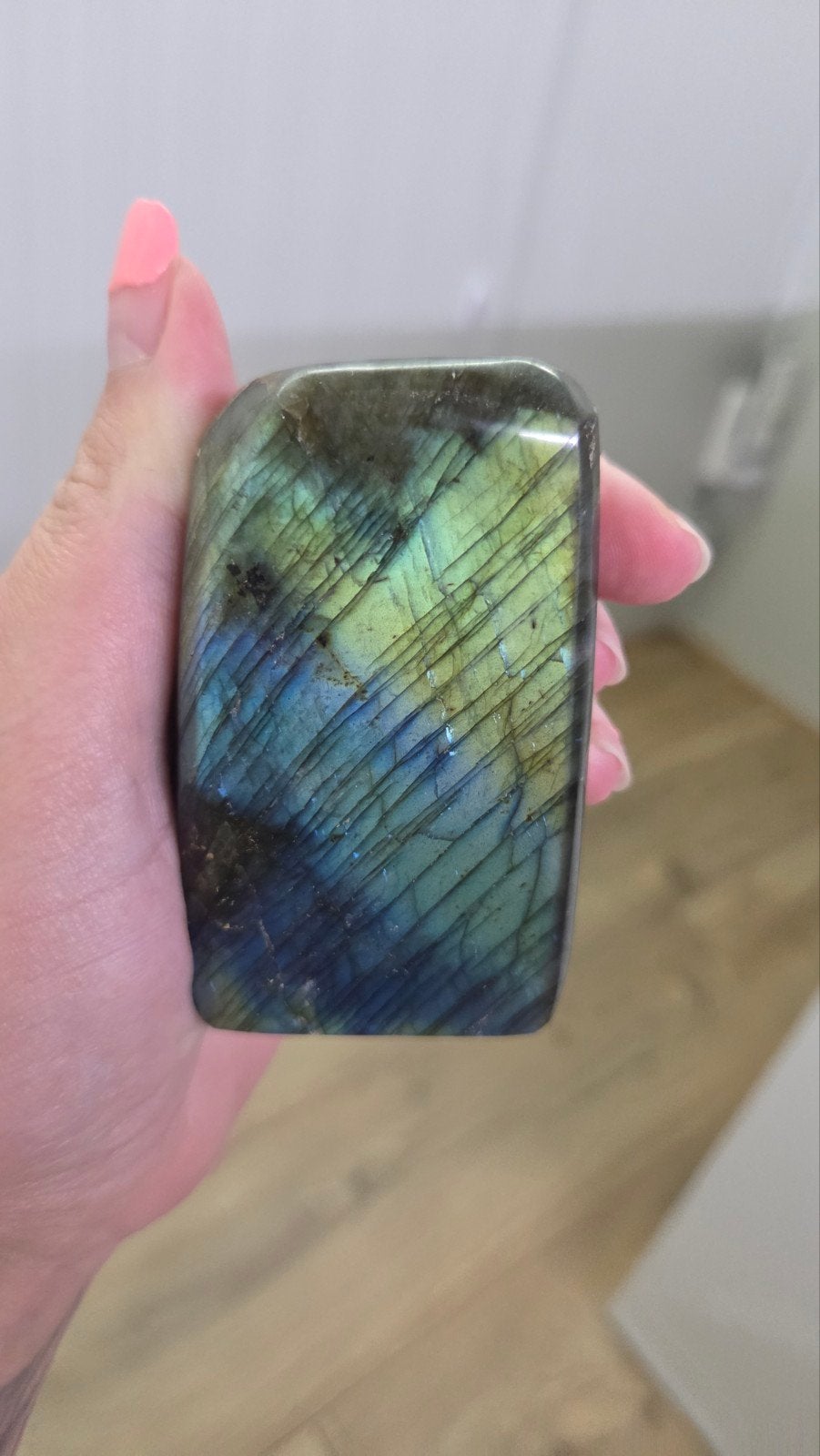 Prachtige Labradoriet Freeform - 225 gram, 8 x 4,5 cm, Verzamelen, Ophalen of Verzenden