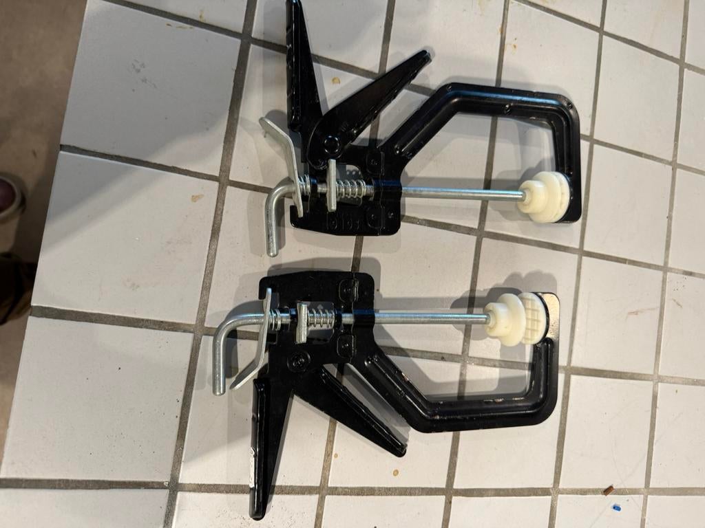 2 lijmklemmen of spanklemmen, Doe-het-zelf en Verbouw, Gereedschap | Handgereedschap, Ophalen of Verzenden, Zo goed als nieuw