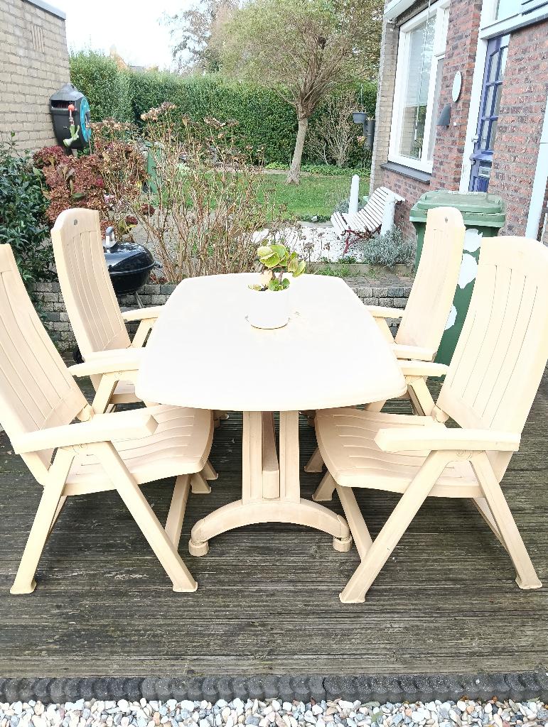 Tuinset, Ophalen, 4 zitplaatsen, Kunststof, Gebruikt