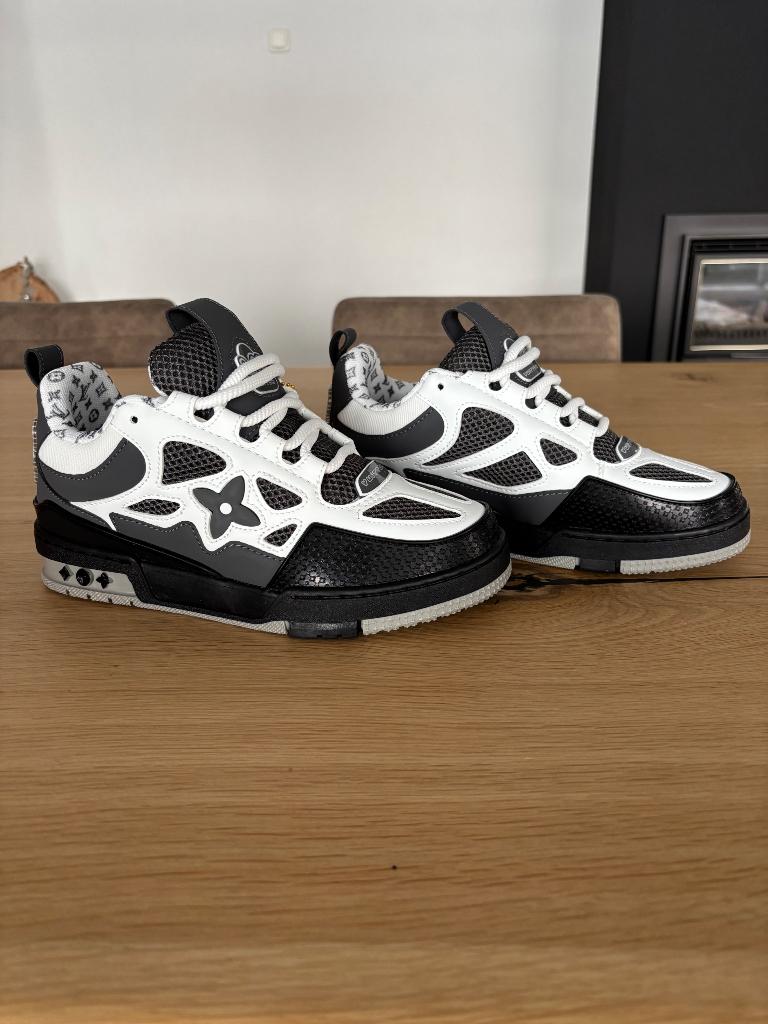 LV Skate schoenen | NIEUW, Zwart, Nieuw, Ophalen of Verzenden, Sneakers of Gympen