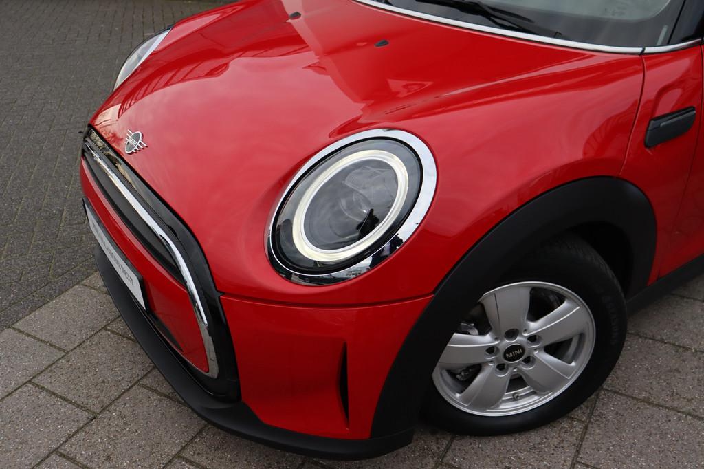 MINI Hatchback Classic Automaat / Sportstoelen / LED / Cruis, Auto's, Gebruikt, 4 stoelen, Leder en Stof, Bedrijf