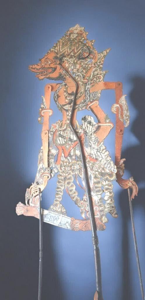 Antieke handgemaakte wayang kulit pop groot gesigneerd 1904, Ophalen of Verzenden