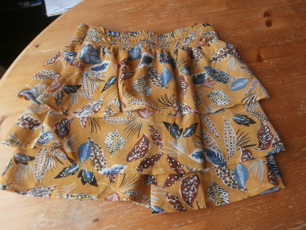 rok bruin met blaadjes en veren strokenrok maat 134 / 140, Ophalen of Verzenden, Zo goed als nieuw, Meisje, Jurk of Rok