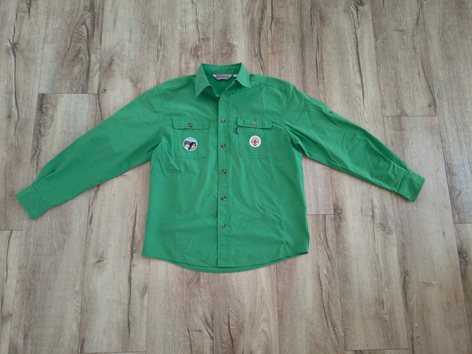 Mooie groene scoutingblouse, Welpen uniform, Scoutfit, 158., Onb, Ophalen of Verzenden, Kleding, Onb