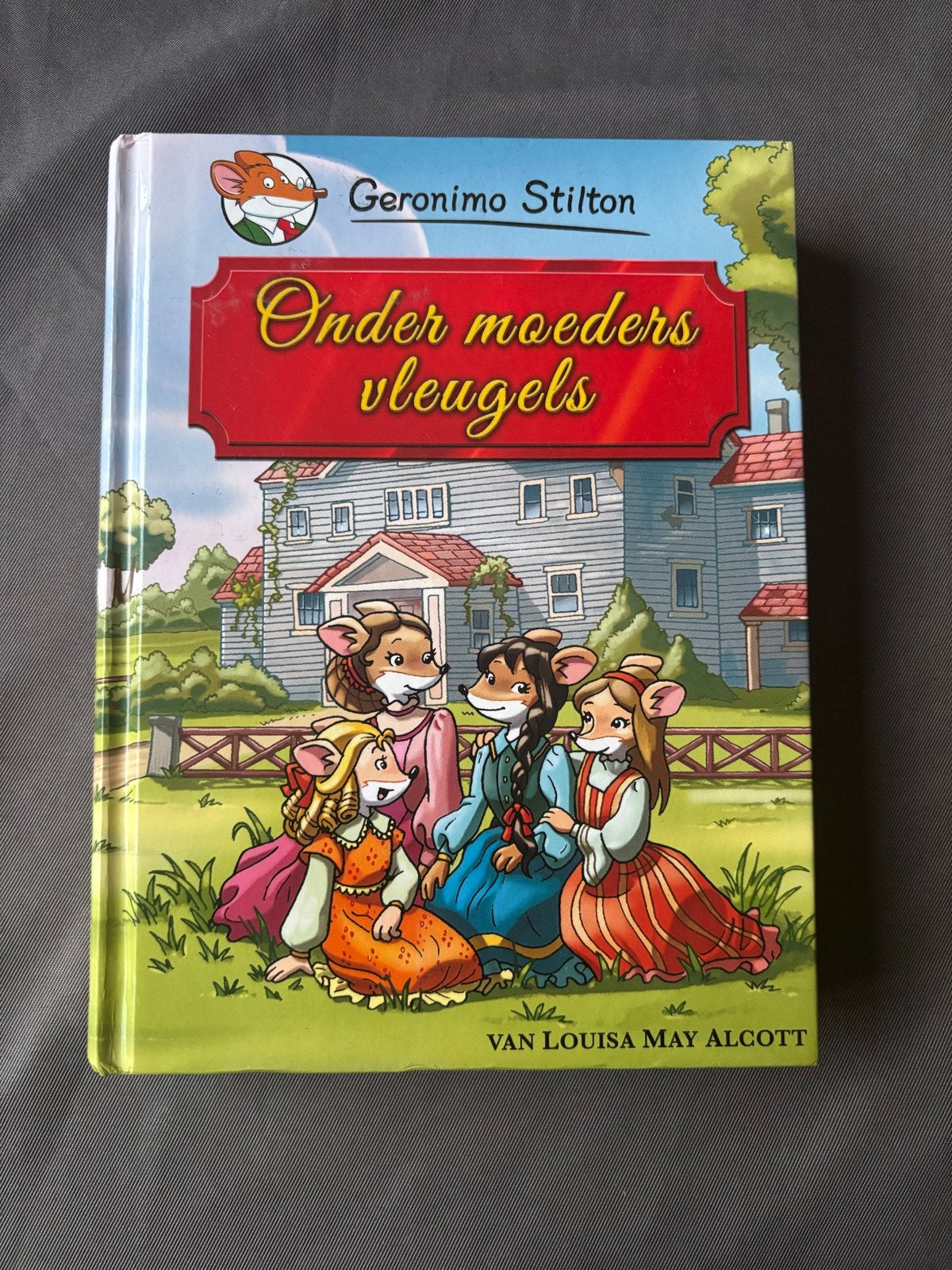 Geronimo Stilton - Onder moeders vleugels (licht beschadigd), Boeken, Ophalen of Verzenden, Zo goed als nieuw, Fictie algemeen