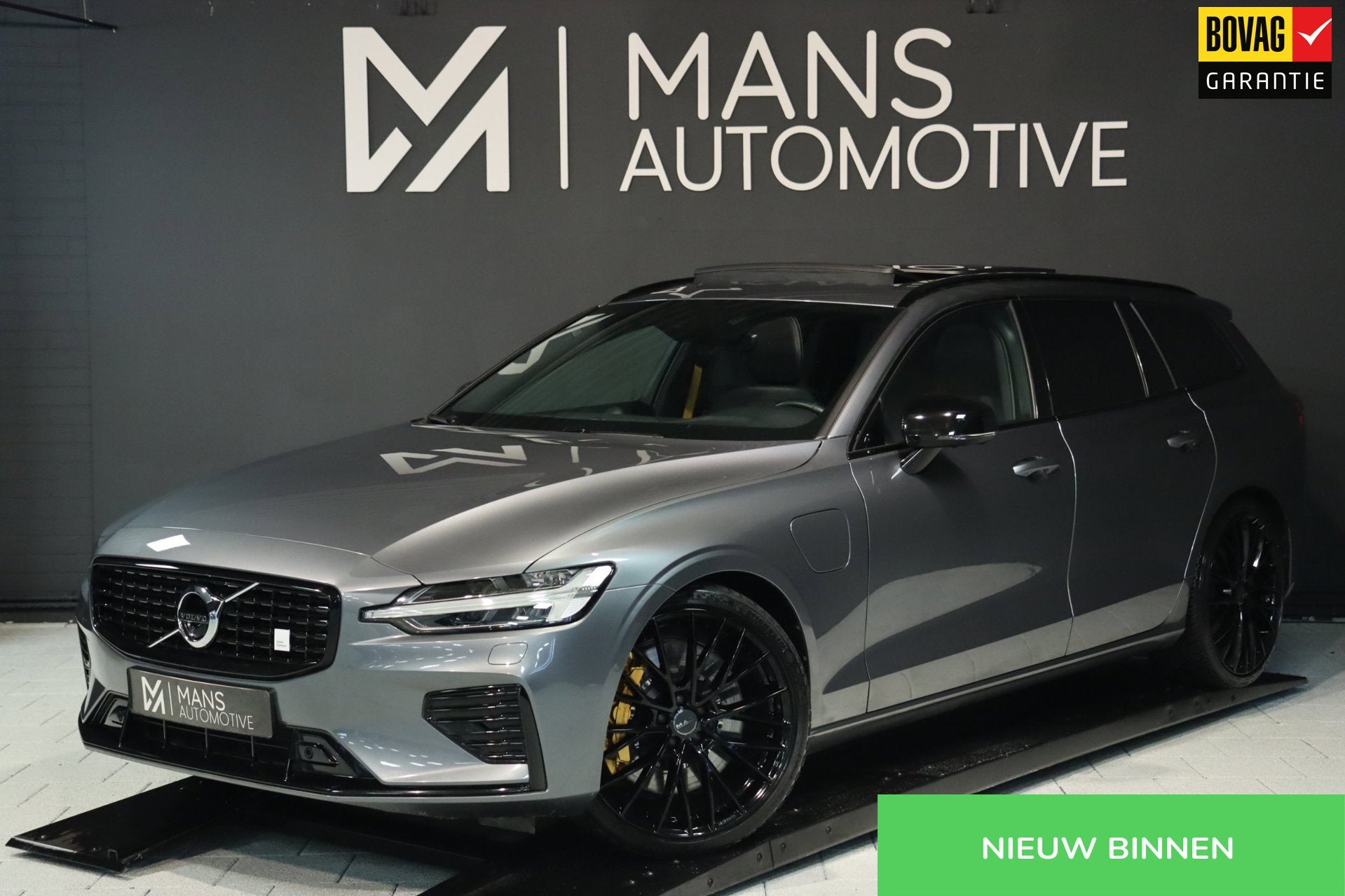 Volvo V60 2.0 T8 AWD Polestar Engineered / PANODAK / B&W / 1, Auto's, Automaat, Dealer onderhouden, Gebruikt, Zwart