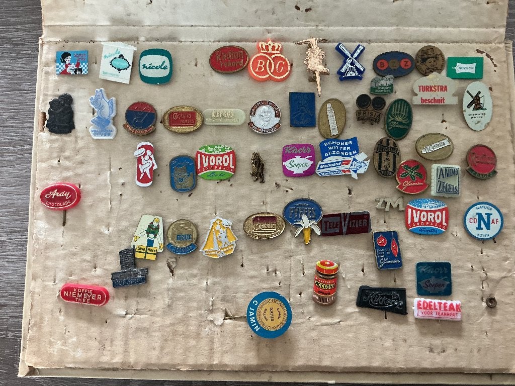 Speldjes, Ophalen, Zo goed als nieuw, Overige onderwerpen, Speldje of Pin