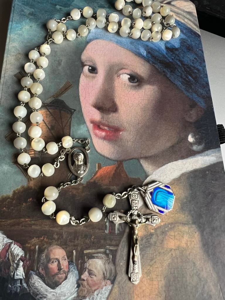Vintage Rozenkrans met Parelmoer Kralen en Zilveren Kruis, Verzamelen, Ophalen of Verzenden, Zo goed als nieuw
