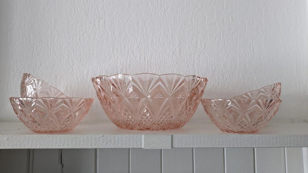 Franse Retro Vintage roze glazen schalenset, Huis en Inrichting, Keuken | Servies, Ophalen of Verzenden, Glas, Overige stijlen