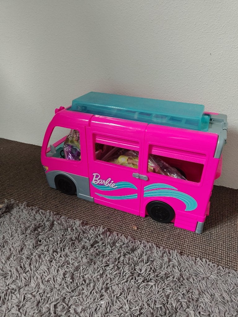 Barbie DreamCamper met zwembad + glijbaan  Sinterklaascadeau, Ophalen, Zo goed als nieuw, Barbie