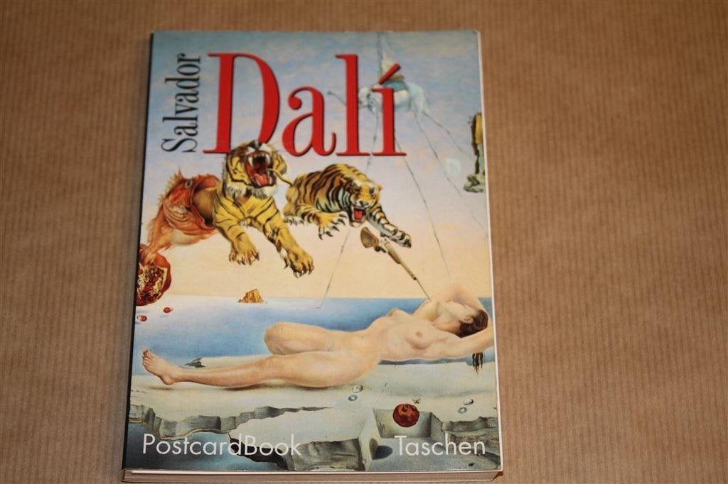 Salvador Dali. PostcardBook. 30 Postcards., Ophalen of Verzenden, Gelezen