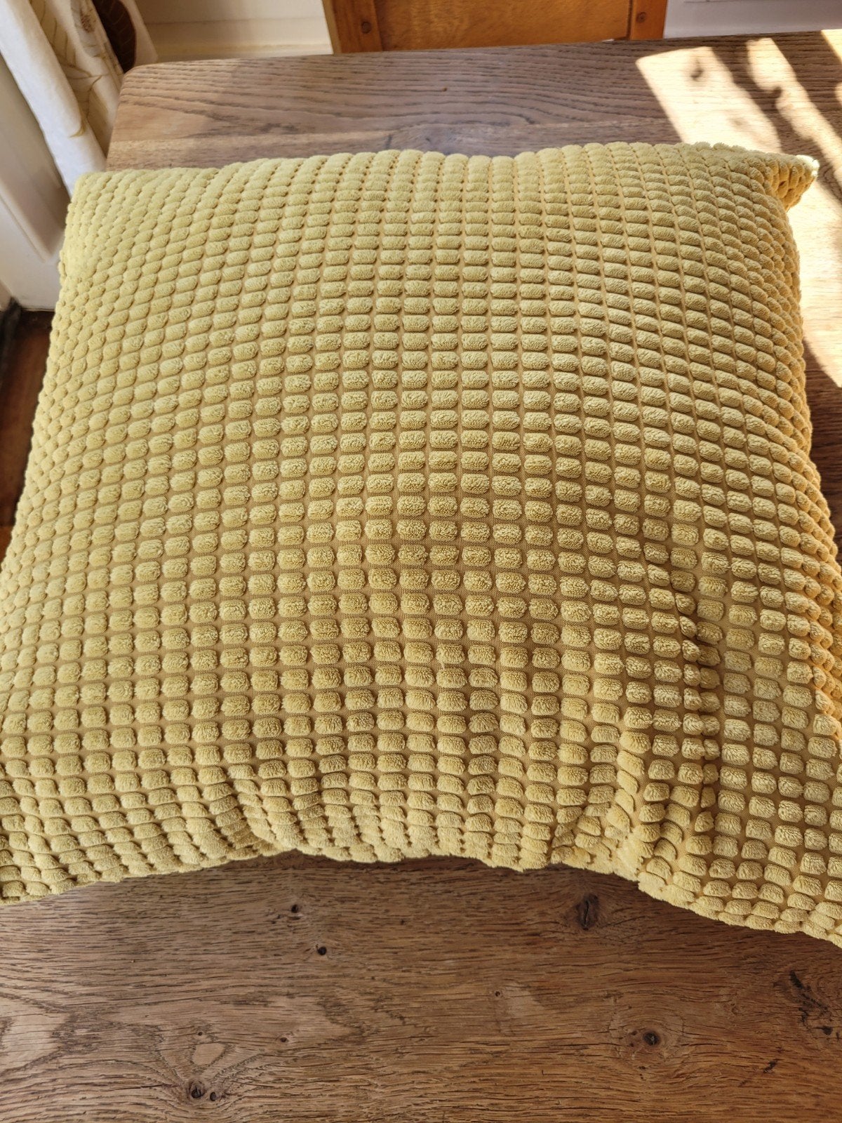 Kerriegeel Sierkussen 50x50 cm geel gele kussens, Geel, Vierkant, Ophalen of Verzenden, Zo goed als nieuw