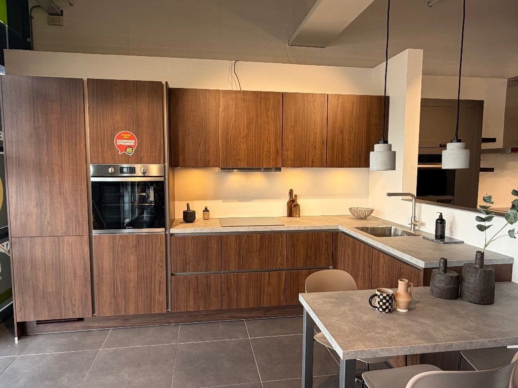 Noten milano keuken, Huis en Inrichting, Keuken | Complete keukens, Ophalen, Bruin, Nieuw, Dubbelwandige keuken