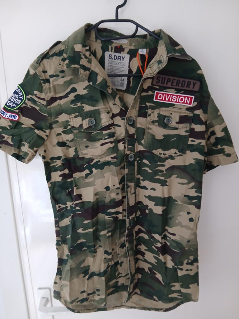 Superdry Camouflage blouse korte mouw jongens Maat 54 (L), Maat 52/54 (L), Ophalen of Verzenden, Zo goed als nieuw, Groen