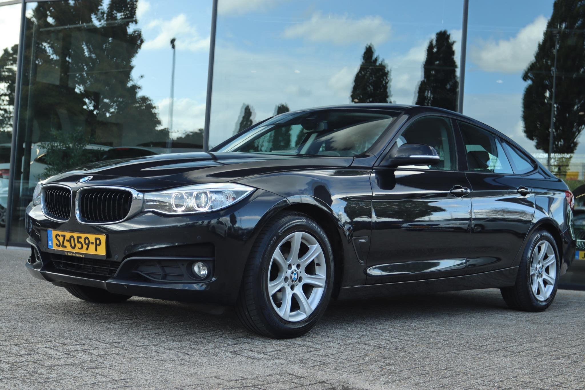 BMW 3-SERIE GRAN TURISMO 318D AUT. EXECUTIVE | CARPLAY | CRU, Auto's, BMW, 1535 kg, Zwart, Diesel, Geïmporteerd