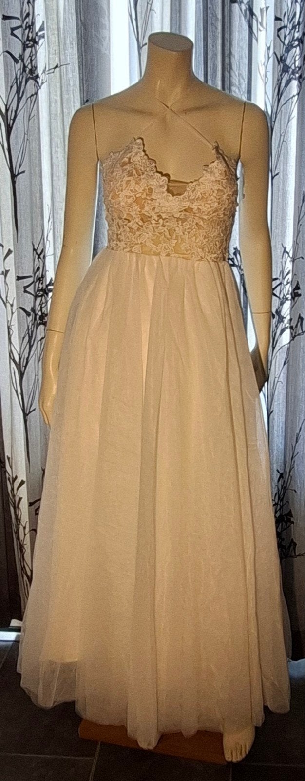 Elegante trouwjurk met kanten lijfje en tule rok, Trouwjurk, Wit, Ophalen of Verzenden, Onbekend