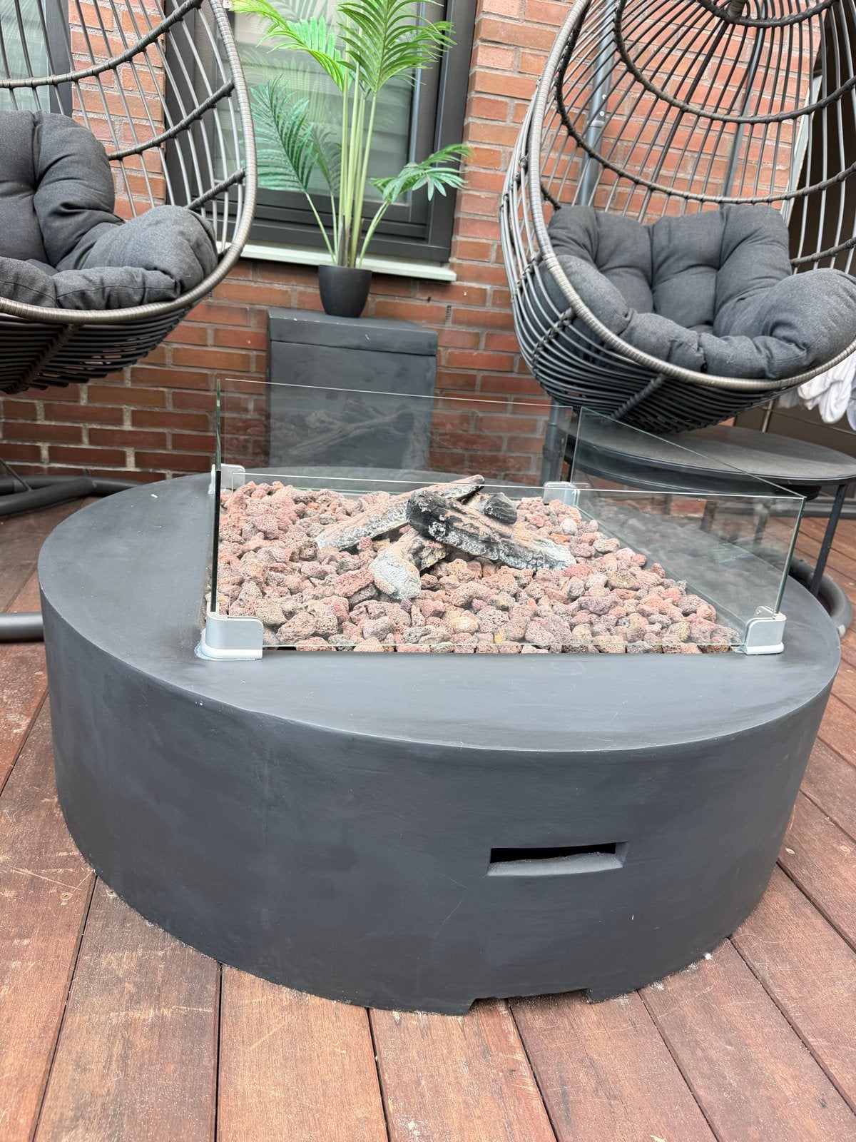 Moderne vuurtafel op gas met glazen ombouw, Ophalen of Verzenden, Gebruikt, Vuurkorf